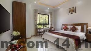 Không gian ăn sáng đơn giản tại Quang Thang Cat Ba Hotel phục vụ khách lưu trú