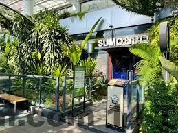 K17 Hotel Long Biên không phục vụ ăn sáng, khách ăn tại quán xung quanh