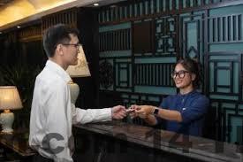 Khu vực ăn sáng tại Madelise Hanoi View Hotel với buffet đơn giản