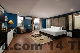 Không gian ăn uống đơn giản tại khách sạn hoặc khu vực xung quanh ATHotel Xuân Mai