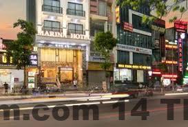 Nhân viên khách sạn tầm trung tại Hà Nội thường hỗ trợ nhanh và thân thiện