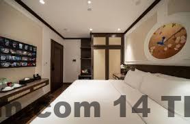 Khu vực lễ tân LEGEND Smart Hotel gọn gàng và thân thiện