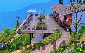 Không gian sinh hoạt chung đơn giản tại khách sạn Hoàng Long Tam Đảo