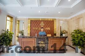Khu vực ăn sáng nhỏ tại Khách Sạn Rubi, phục vụ suất ăn đơn giản