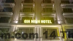 Khu vực ăn sáng đơn giản tại Linh Trang Hotel, phục vụ các món cơ bản