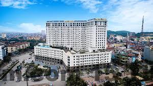 Khu vực nhà hàng và ăn sáng tại Royal Hotel & Spa Bắc Ninh 2