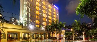 Khu vực lễ tân khách sạn địa phương tại Hạ Long