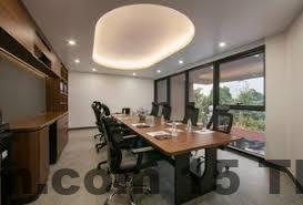 Khu vực Âu Cơ Tây Hồ nơi Hanoi Riverview Boutique Hotel tọa lạc, đặc trưng bởi đường lớn và giao thông nhiều xe