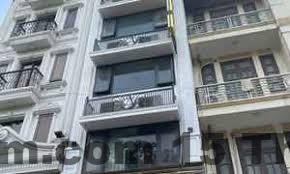 Hành lang Khách sạn Sao Băng với không gian nhỏ, đơn giản