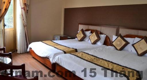 Phòng tại Hoàng Ngọc Hotel tuy không quá rộng nhưng đầy đủ tiện nghi và sạch sẽ.