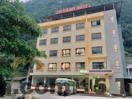 Nhân viên khách sạn luôn nhiệt tình và chu đáo, mặc dù quy trình check-in có thể cải thiện