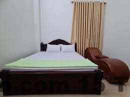 Nhân viên khách sạn 365 phục vụ nhiệt tình và chuyên nghiệp