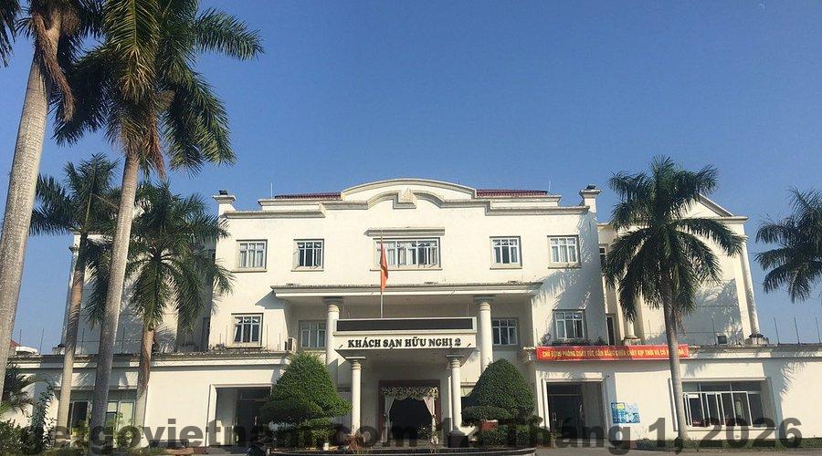 Vị trí thuận lợi gần biển, một điểm cộng lớn cho khách sạn.