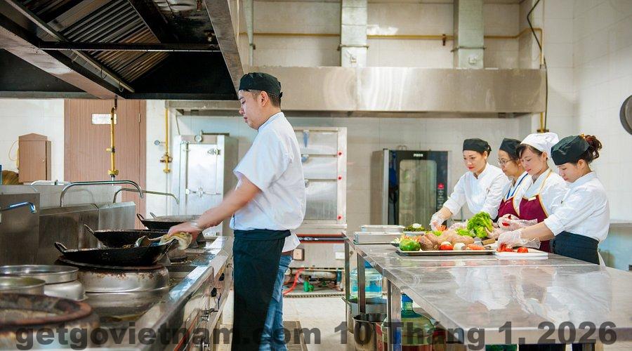 Không gian sảnh rộng rãi tại Mường Thanh Grand Tuyên Quang phù hợp khách đoàn