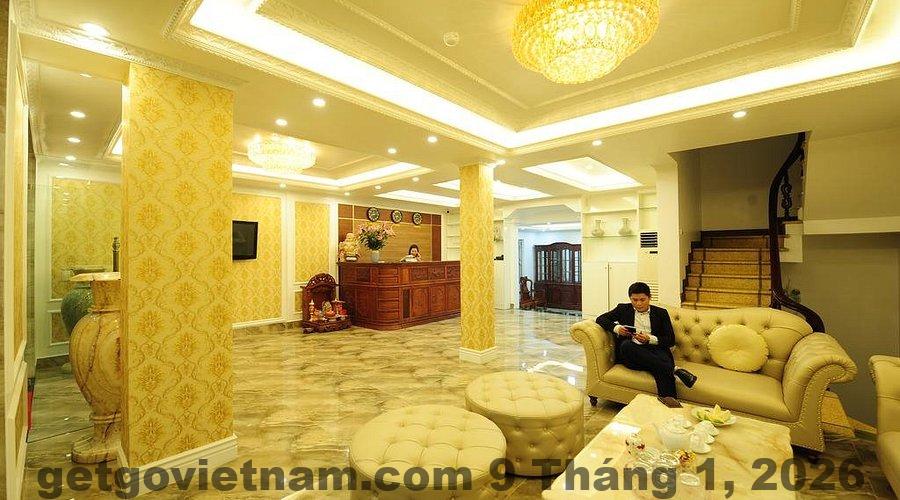 Khu vực lễ tân nhỏ gọn tại Khách Sạn Sao Băng