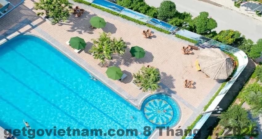 Khung cảnh xung quanh khách sạn, tạo cảm giác thư thái.