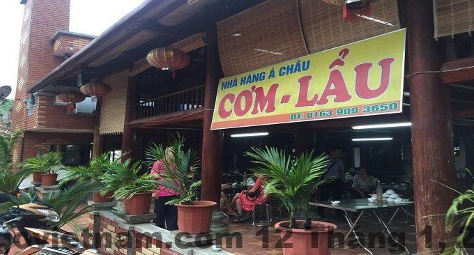 Nhân viên khách sạn