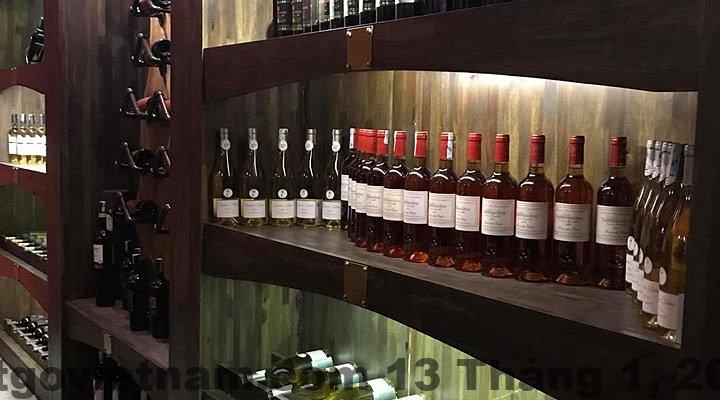 Nhân viên khách sạn nhiệt tình và chuyên nghiệp tại Anh Phat Boutique