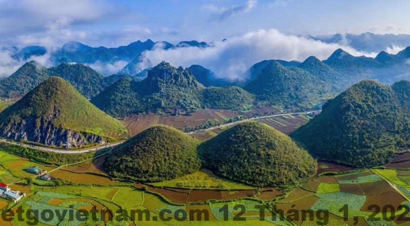 Khu vực lễ tân Khách sạn Hotel Cao Nguyên Đồng Văn gọn gàng và thân thiện