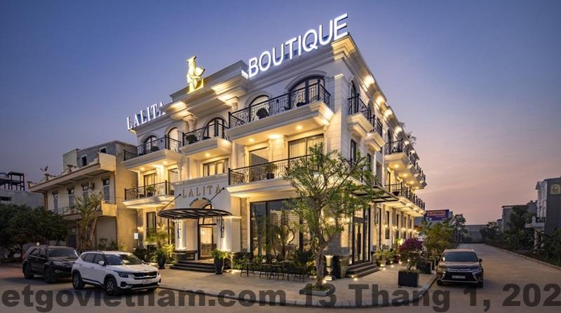 Phòng khách sạn có nội thất sang trọng và tiện nghi đầy đủ