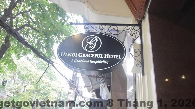 Phòng ngủ tại Hanoi Graceful Hotel với giường đôi, không gian gọn gàng nhưng diện tích khá nhỏ