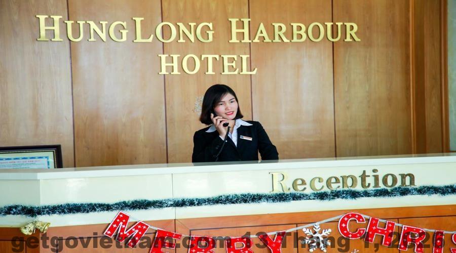 Hồ bơi ngoài trời rộng rãi, là nơi thư giãn lý tưởng cho du khách