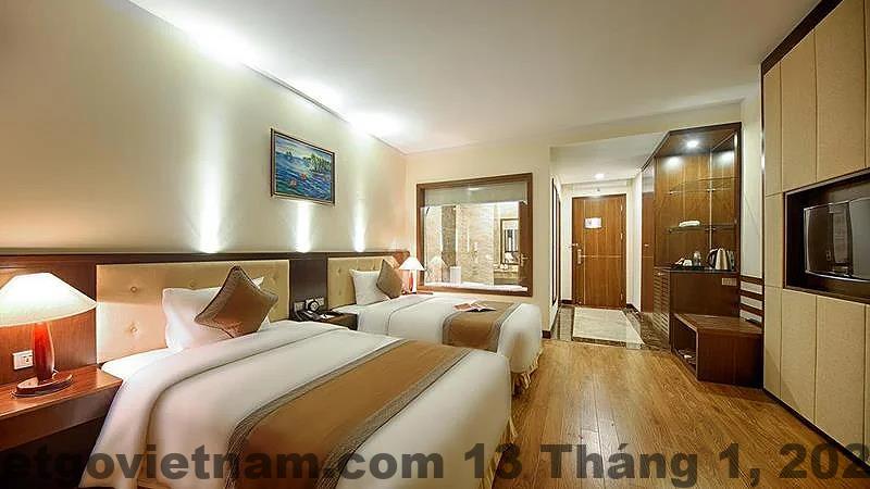 Mâm bữa sáng phong phú tại Mường Thanh Grand Cửa Lò, tuy có phần đơn giản nhưng vẫn đáp ứng được nhu cầu cơ bản của du khách.