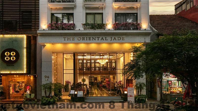 Phòng gym hiện đại với đầy đủ các thiết bị tập luyện