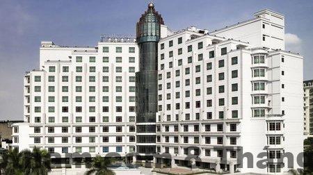 Khách sạn phân khúc cao hơn tại Hà Nội để so sánh về giá và tiện nghi