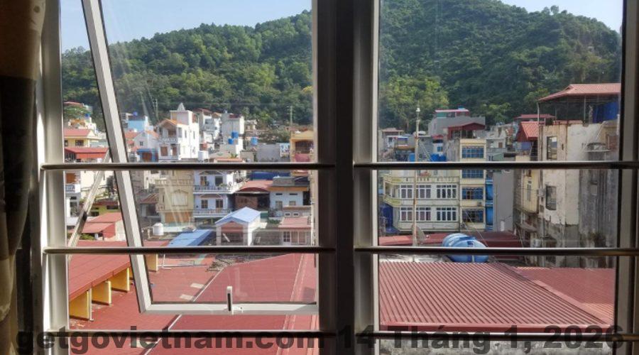 Sảnh lễ tân Quynh Trang Hotel nhỏ gọn, bố trí đơn giản