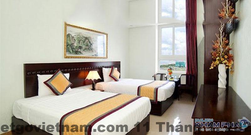 Khu vực ăn sáng tại Khách Sạn Khánh Hà với thực đơn đơn giản