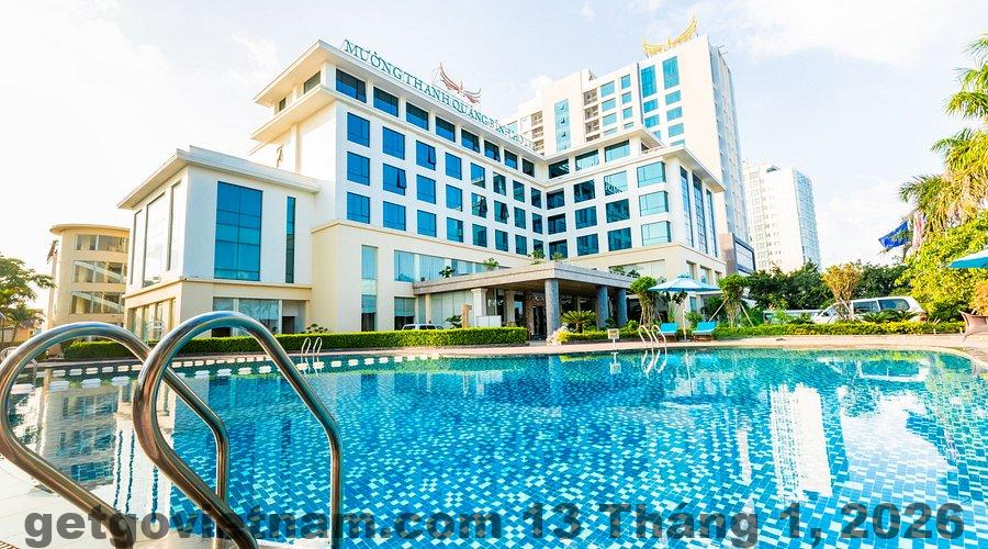 Hồ bơi khách sạn Hotell Quynh Nghiep