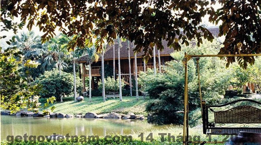 So sánh phân khúc khách sạn giá rẻ và resort cao cấp tại Ba Vì