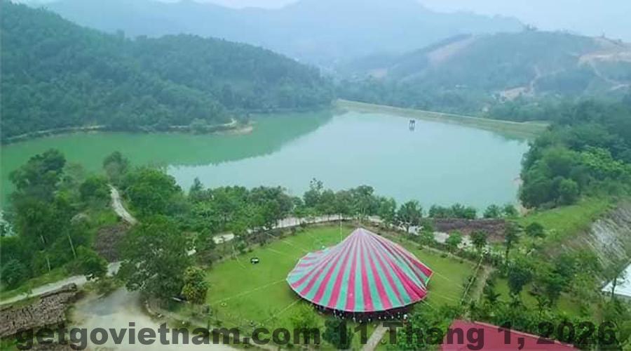 Không gian khu vực xung quanh khách sạn, phù hợp dừng chân ngắn ngày