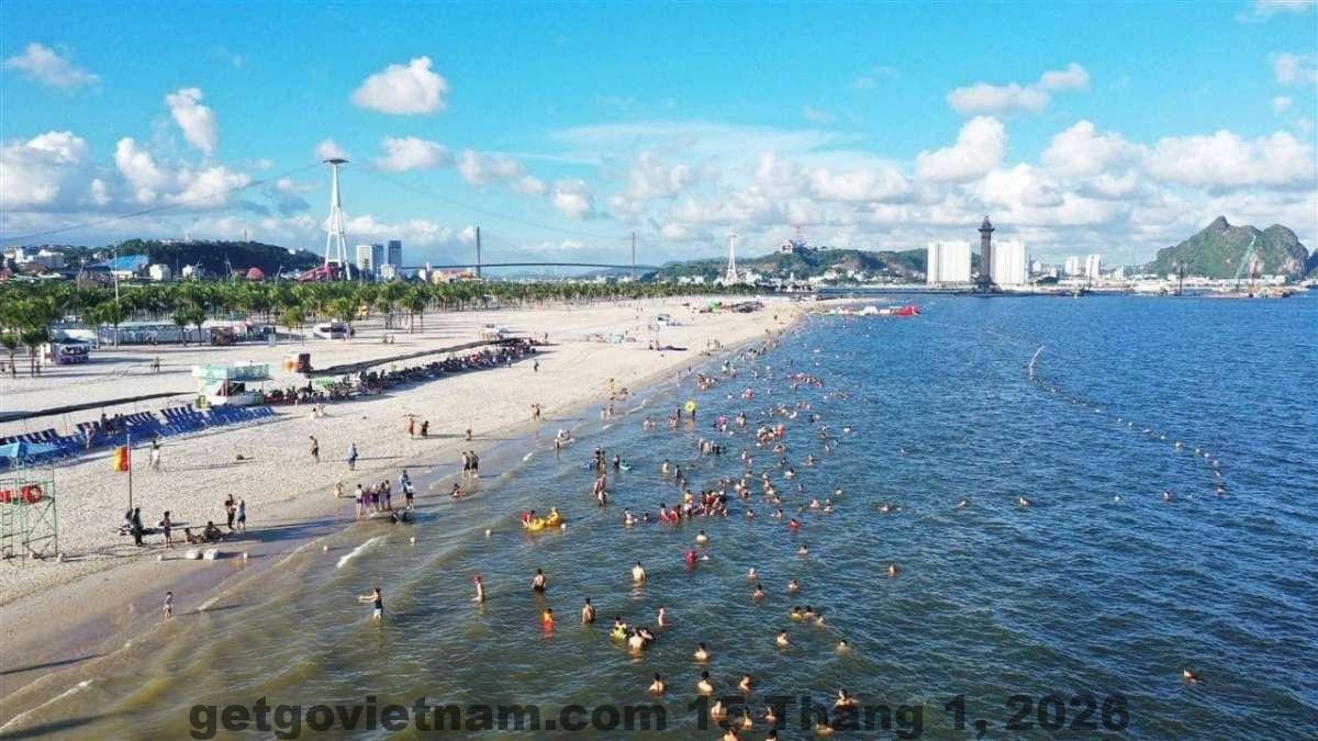 Ẩm thực khu Bãi Cháy với nhiều lựa chọn quán ăn địa phương