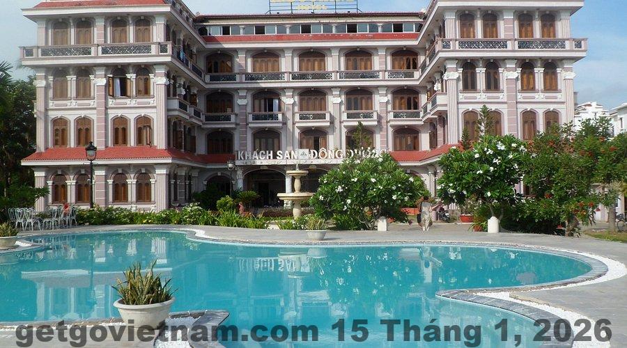 Khu vực ăn sáng tại Lake Hotel Sóc Sơn với không gian thoáng và thực đơn cơ bản