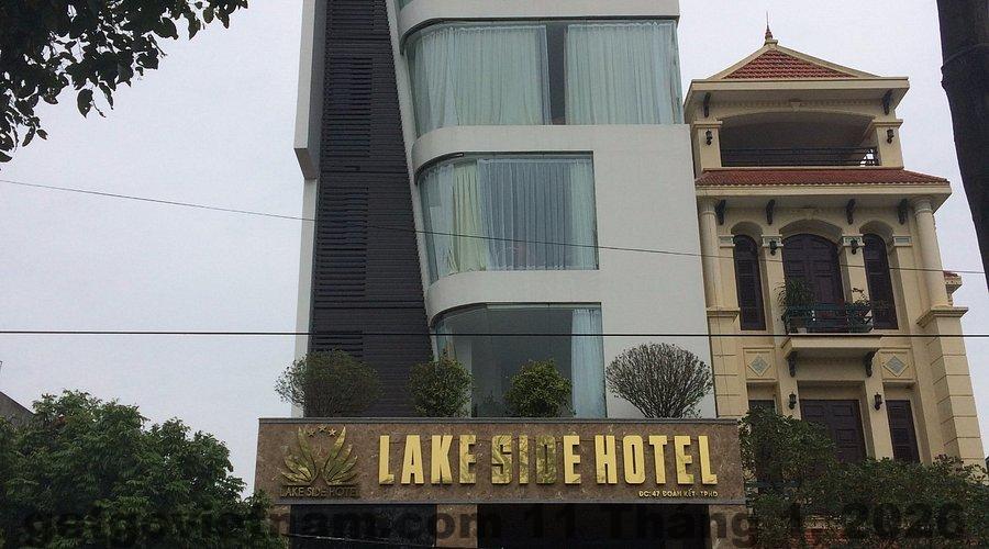 Bữa sáng tại khách sạn với các món ăn Á – Âu đa dạng, đảm bảo chất lượng và hương vị.