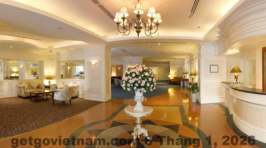 Sảnh lobby Khách sạn Sunway Hà Nội rộng rãi, phong cách cổ điển
