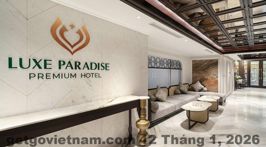 Khu vực sảnh và lễ tân Luxe Paradise Suites Hotel Tô Ngọc Vân với phong cách tối giản hiện đại