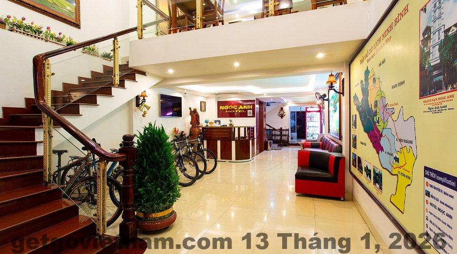 Nhân viên khách sạn Yến Ngọc Nhân viên khách sạn Yến Ngọc