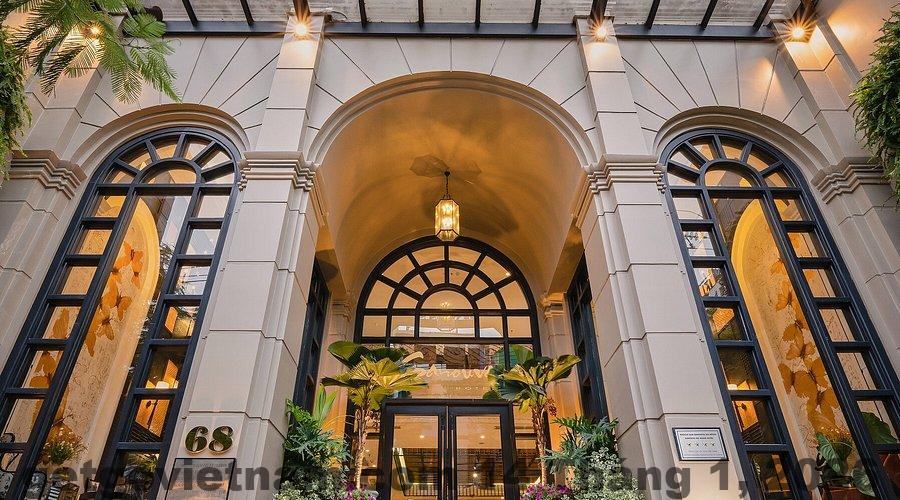 Sanouva Danang Hotel Review 2026: Khách sạn trung tâm đáng cân nhắc 1 lobby outside