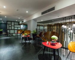 Đánh giá Bespoke Trendy Hotel Hà Nội 2026: Có đáng tiền giữa Phố Cổ? lobby-v17856660