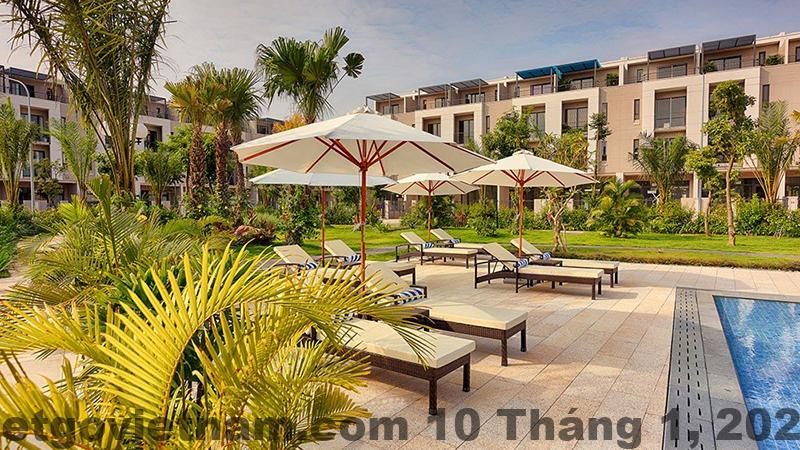 Bữa sáng buffet tại Royal Lotus Villa.