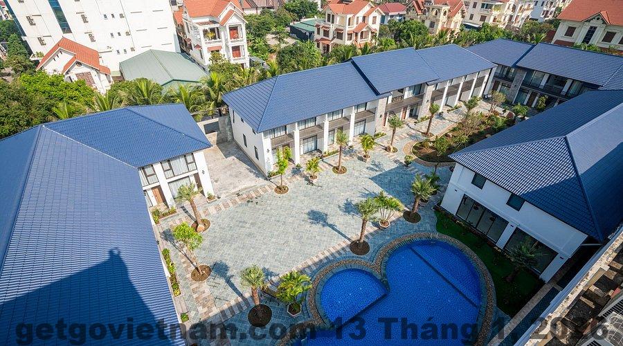 Một trong những phòng khách sạn với nội thất hiện đại, sạch sẽ, mang đến sự thoải mái cho du khách.