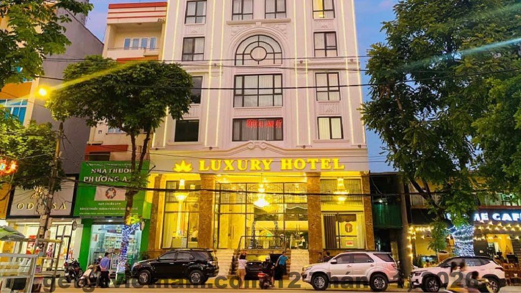 Nhân viên khách sạn Cao Hải nhiệt tình và luôn sẵn sàng hỗ trợ khách trong suốt quá trình lưu trú.