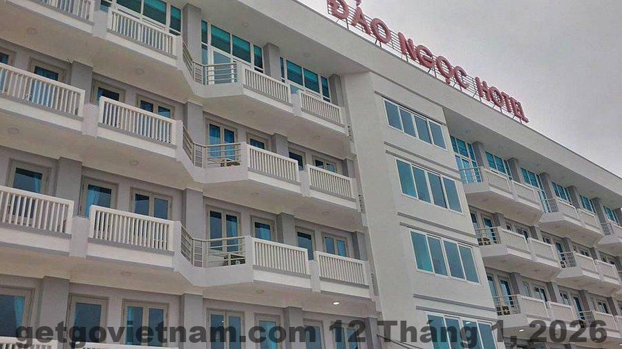 Khu vực nhà hàng và bàn tiệc tại khu Đảo Ngọc với không gian rộng, phục vụ ăn uống cho đoàn khách