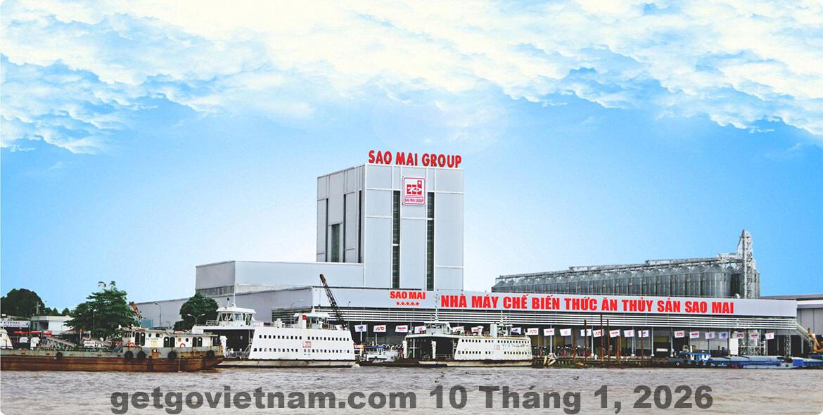Nhân viên lễ tân Hotel Sao Mai Đông Anh thân thiện và hỗ trợ nhanh