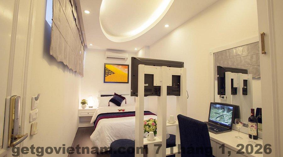 mai charming boutique