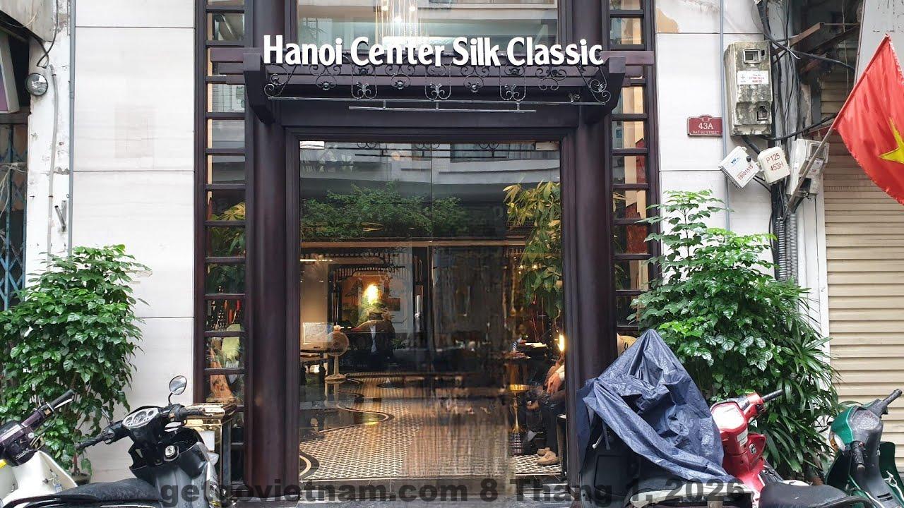 Nhân viên lễ tân Hanoi Center Silk Classic Hotel & Travel