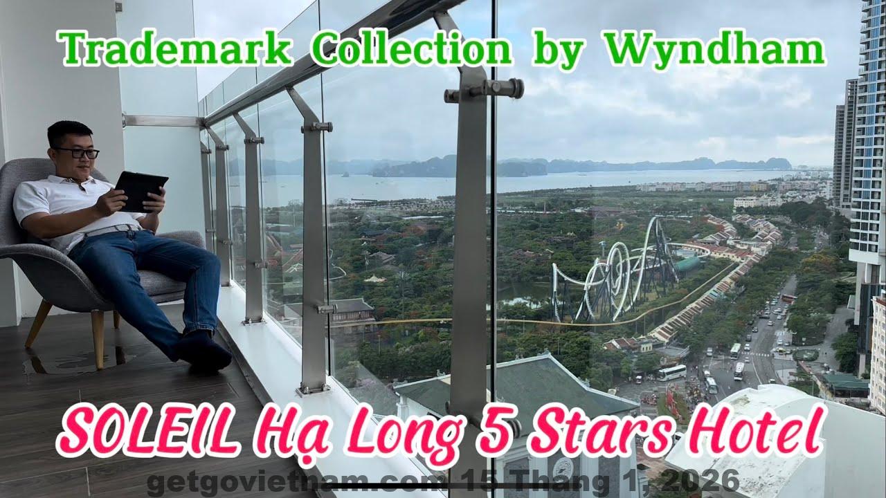 Hồ bơi trong nhà tại Khách sạn SOLEIL Hạ Long với không gian sạch và hiện đại